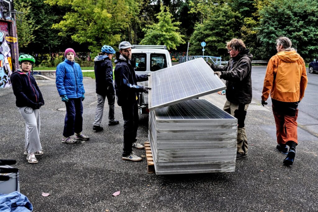 SoLocal Project: Upcycling Old Solar Panels into Balcony Power Plants