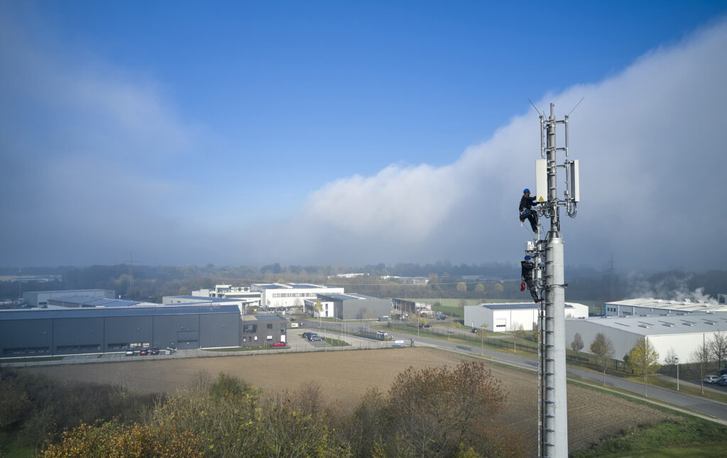 telecommunications tower