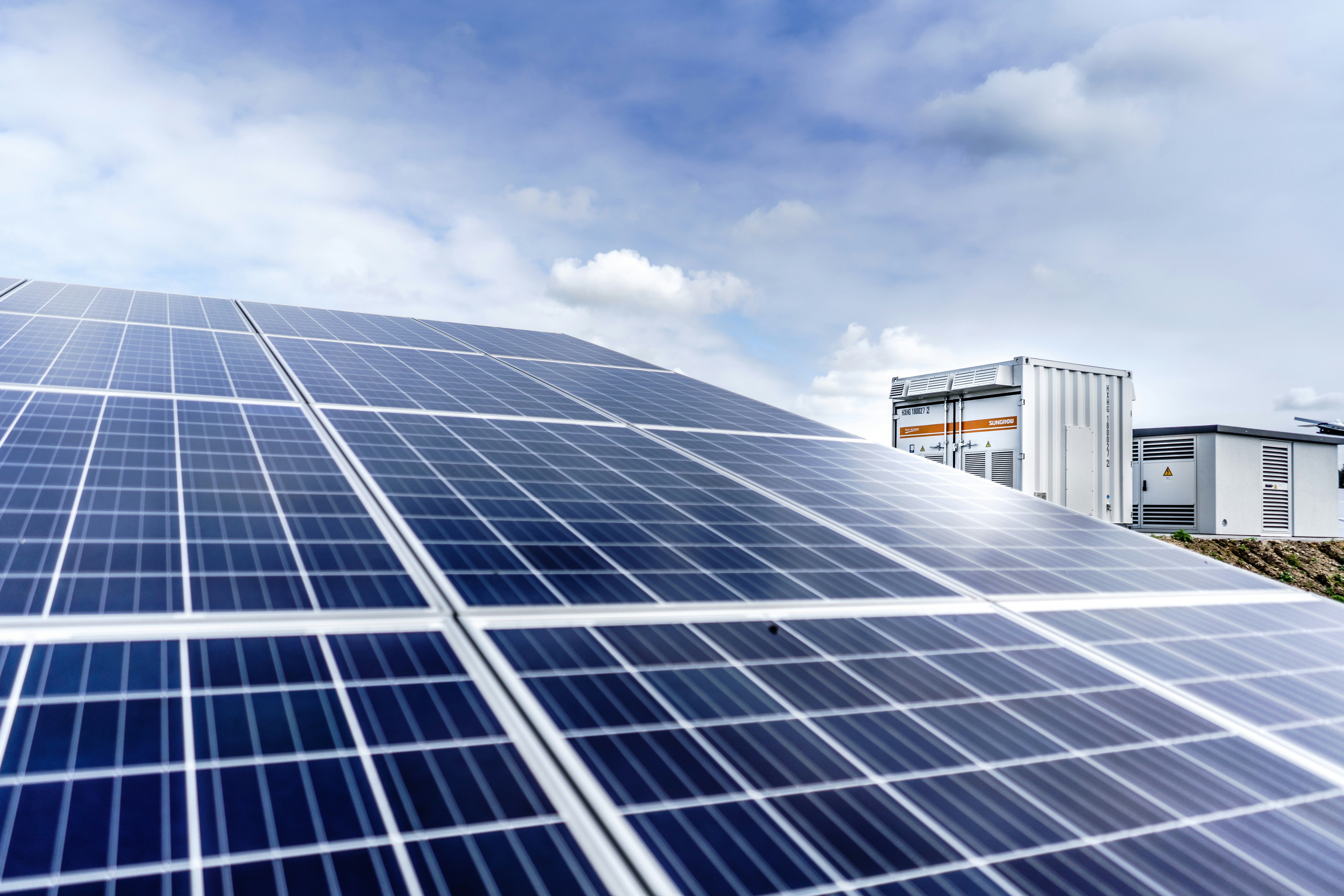 El Boletín Oficial del Estado ha publicado, en la primera de octubre, cuatro proyectos renovables, entre los que destaca un proyecto fotovoltaico de 100 MW en Burgos. - Artículo de energía solar EXAASOLAR