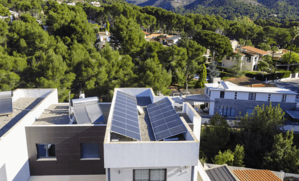 Instalación fotovoltaica de 7,7 kWp en una vivienda unifamiliar ubicada en Castellón de La Plana